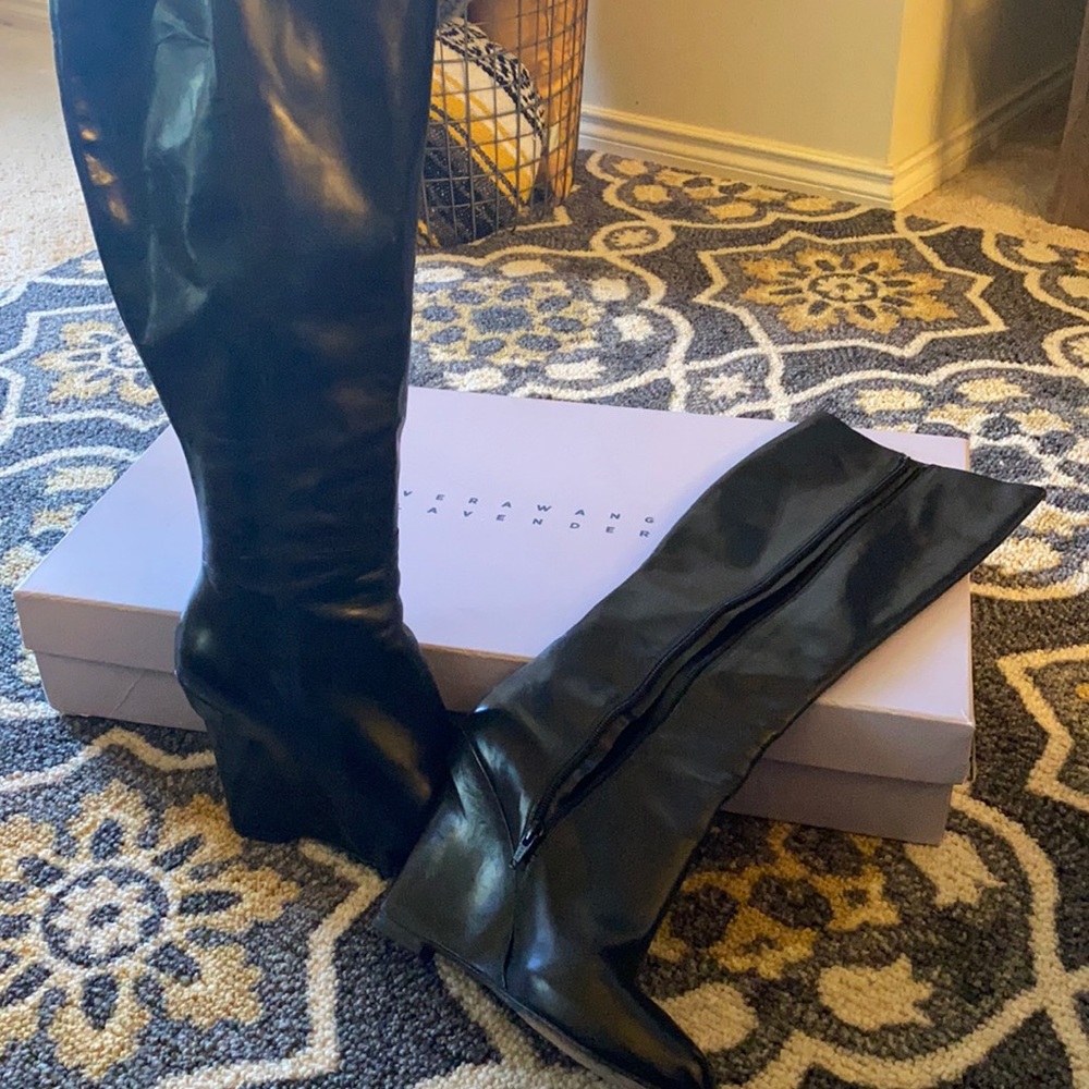 Beautiful And Stylish, Designer Boot; Soft Leather, Full-Zip to Ankle